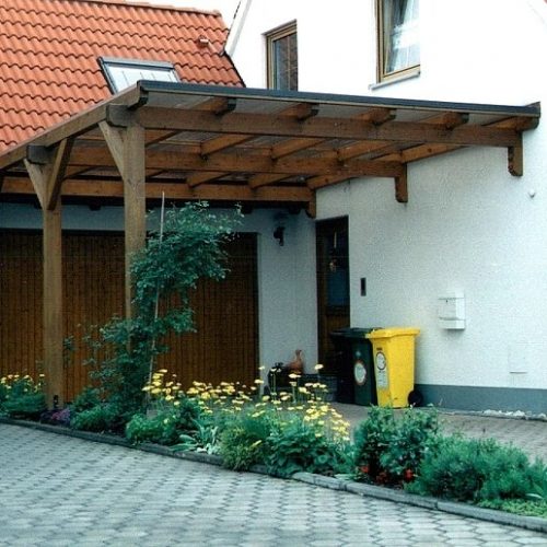 Carport aus massivem Holz als Garagen- und Haustürüberdachung