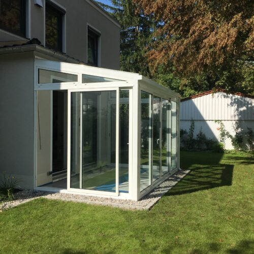 Sommergarten / Wintergarten aus Glas in München, seitliche Ansicht