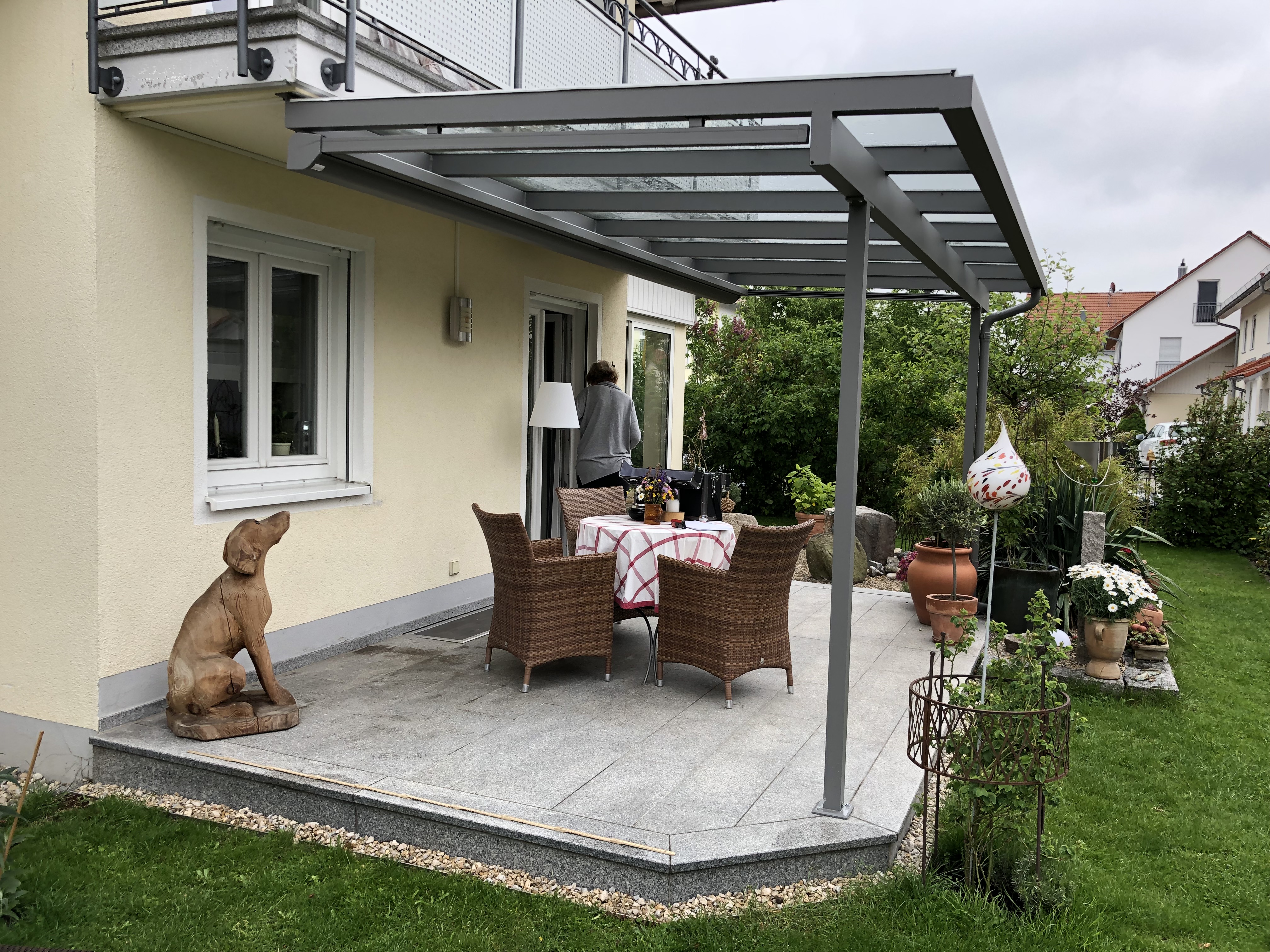 Moderne Terrassenüberdachung in München aus Aluminium